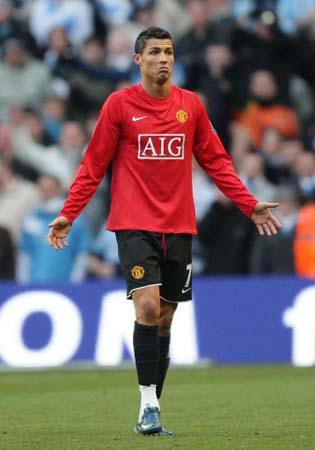 西甲半场：场上僵局暂未打破，皇家马略卡0-0奥萨苏纳