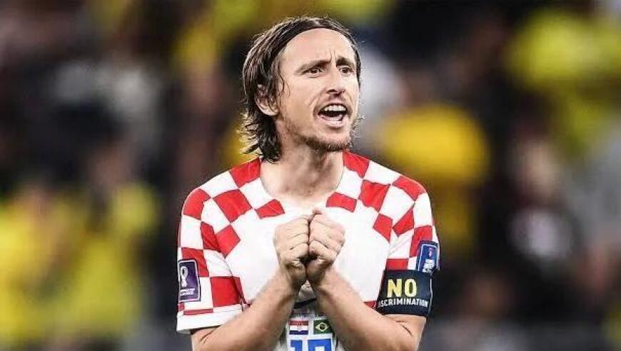 德天空：多特将在今天与二门亚历山大-迈尔续约至2027年