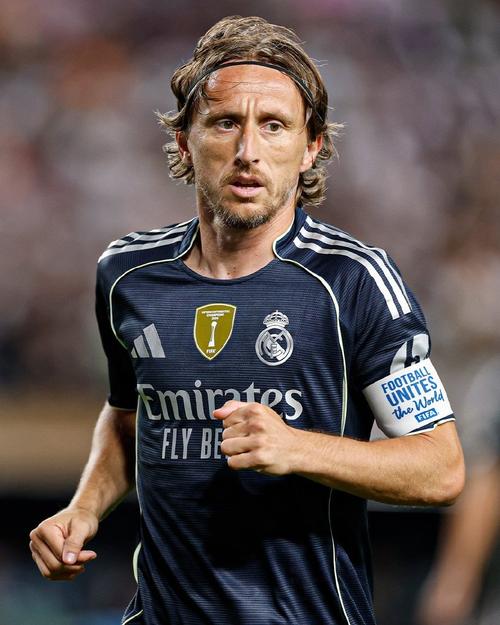 又隐身了？哲凯赖什对阵维拉10项数据挂0，6次丢失球权